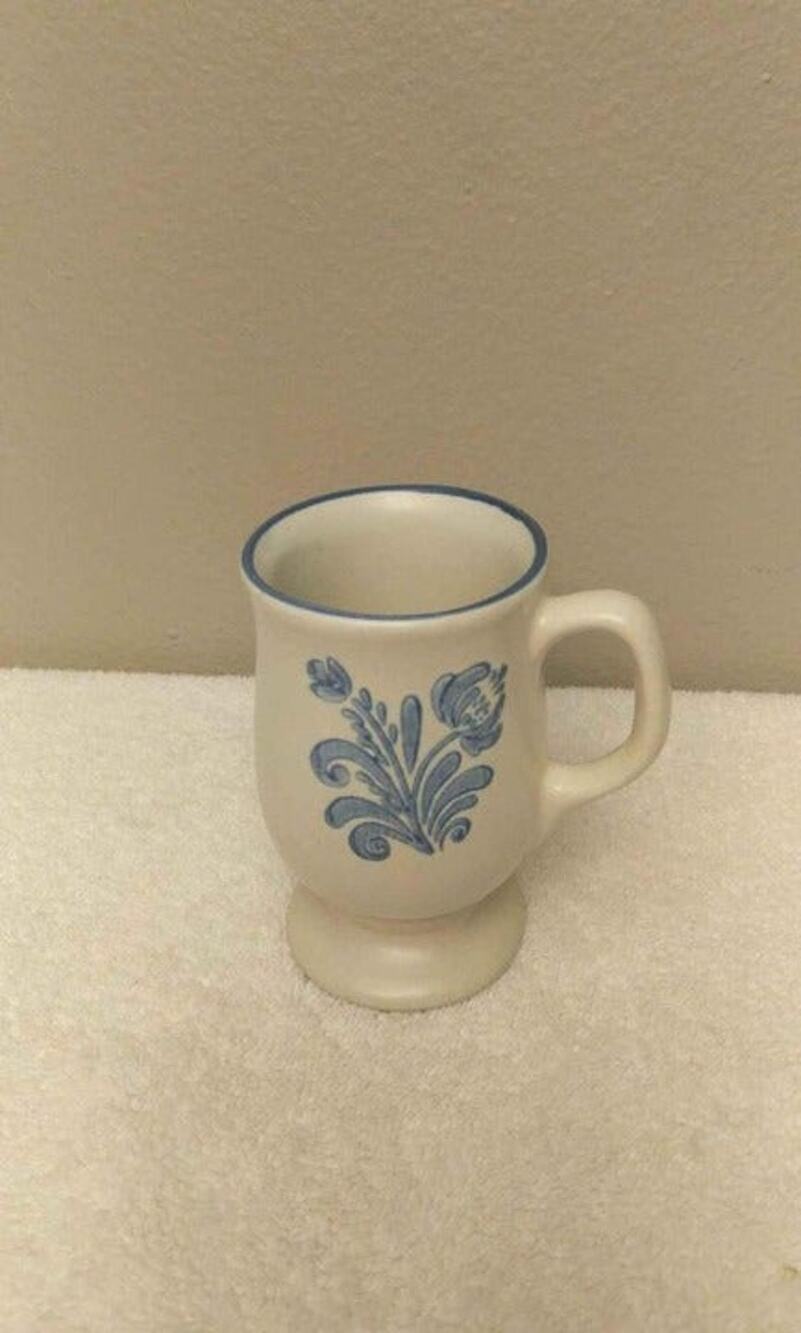 Pfaltzgraff Yorktown Pattern Blue Stamp Stoneware footed pedestal latte mug